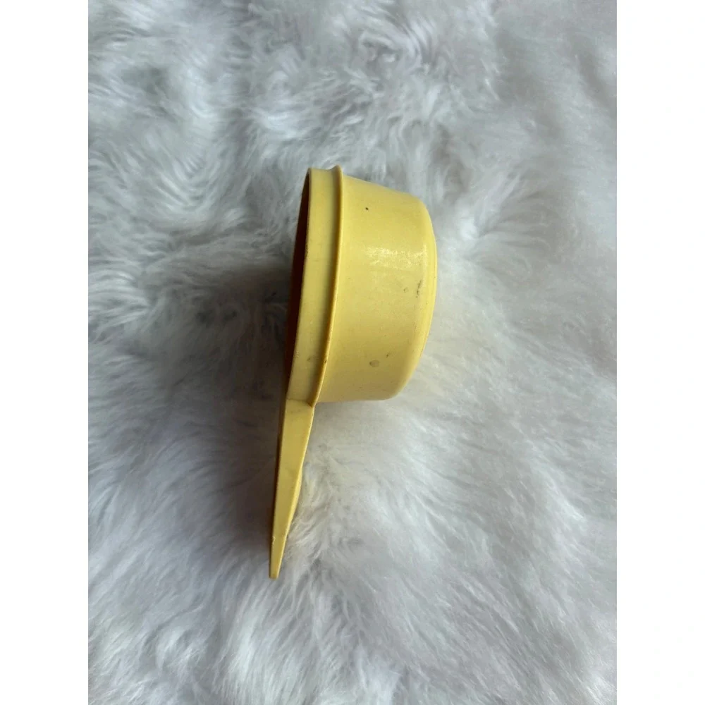 Tupperware Measuring Cup‎ 1/3 Cup Yellow Made in USA Vintage Kitchen Baking Tool